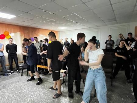 photo_5415932277285844554_y