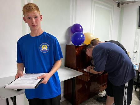 photo_5415932277285844600_y