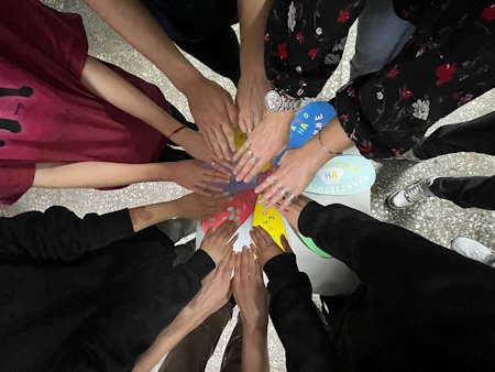 photo_5251408894976790315_y