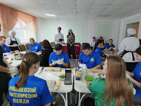 photo_5278402815971757573_y