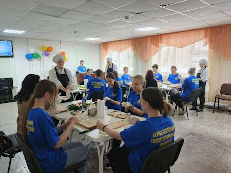 photo_5278402815971757575_y