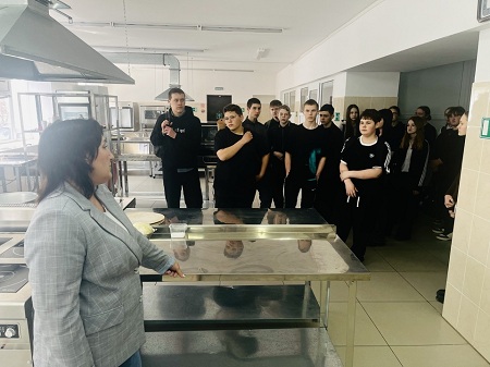 image-16-04-26-03-19