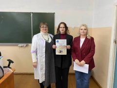 photo_5418090859129334103_y