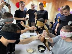 photo_5415932277285844579_y